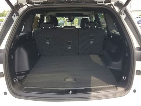Certified 2024 Jeep Grand Cherokee Altitude RWD image 11