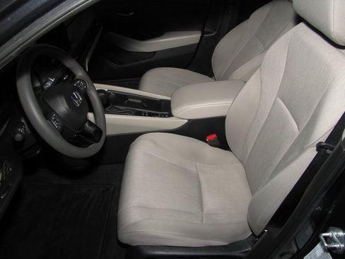Certified 2023 Honda Accord EX image 9