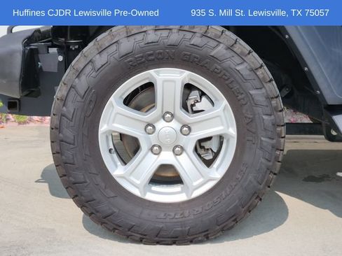 Certified 2019 Jeep Wrangler Sport AWD/4WD image 10