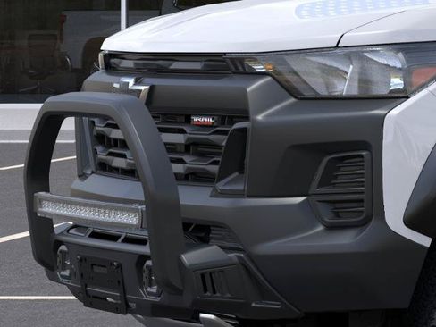 New 2026 Chevrolet Colorado Trail Boss w/ Off-Road Front Bumper Package AWD/4WD image 37