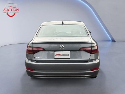 Used 2019 Volkswagen Jetta SE image 4
