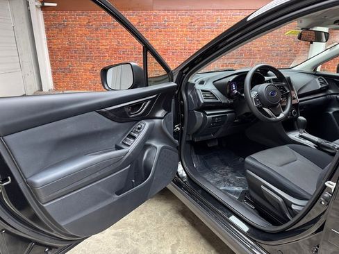 Used 2023 Subaru Crosstrek 2.0i image 9