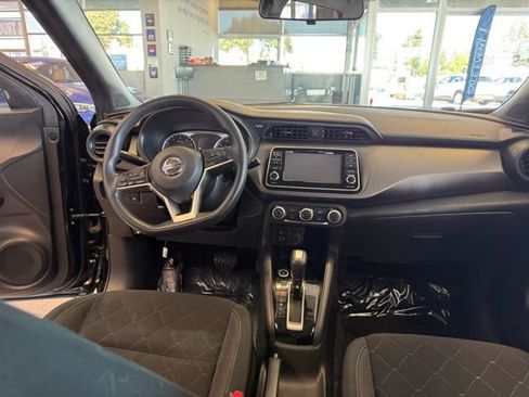 Used 2020 Nissan Kicks S image 25