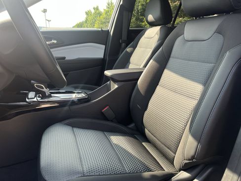 New 2026 Chevrolet Trax LT w/ Midnight Edition FWD image 14
