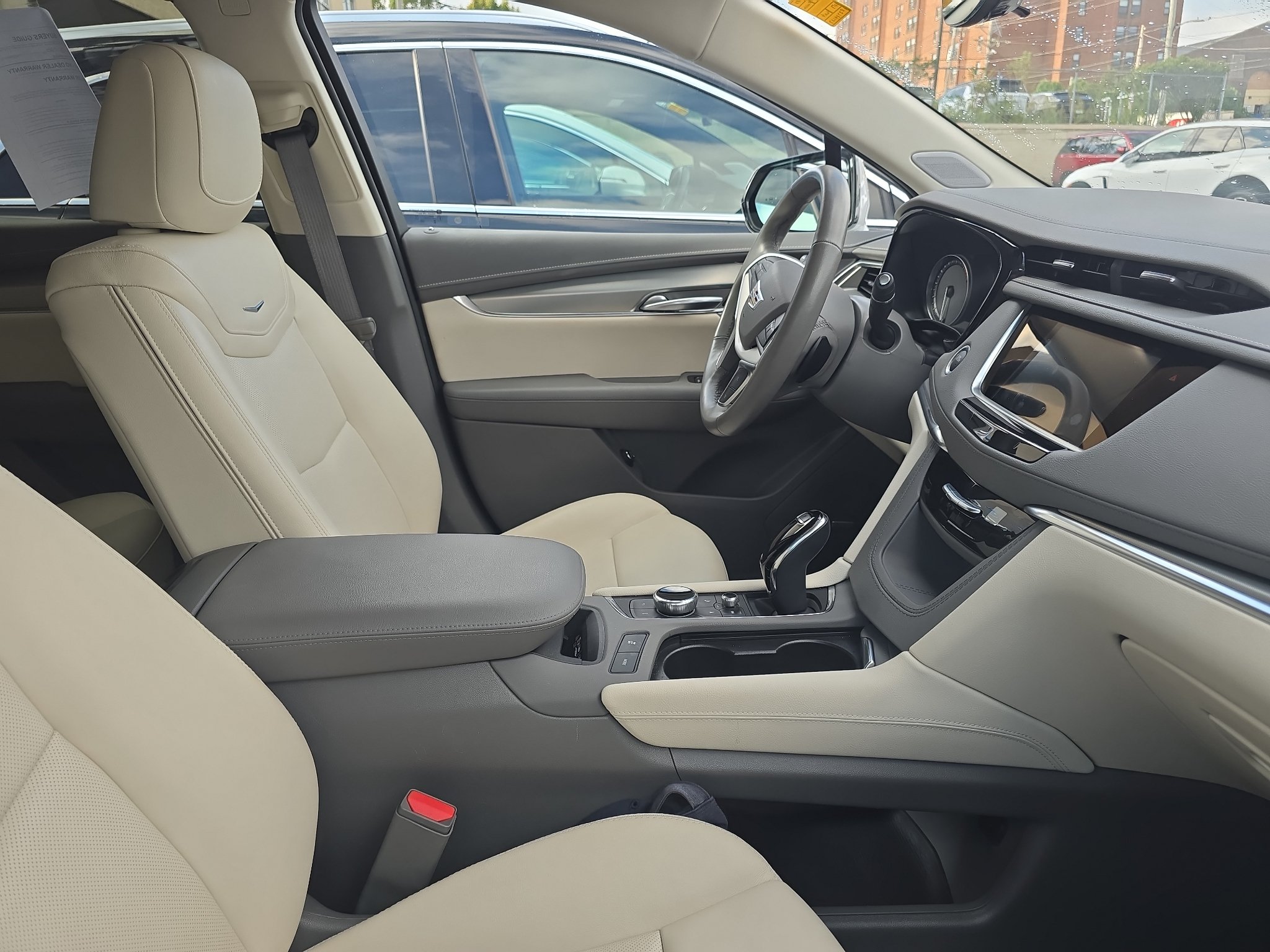 Used 2024 Cadillac XT5 Premium Luxury w/ Technology Package AWD/4WD image 8