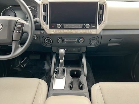 Certified 2025 Nissan Frontier SV image 13
