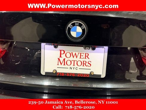 Used 2021 BMW 330e w/ M Sport Package image 11