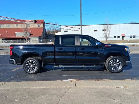 Used 2022 Chevrolet Silverado 1500 LT image 2
