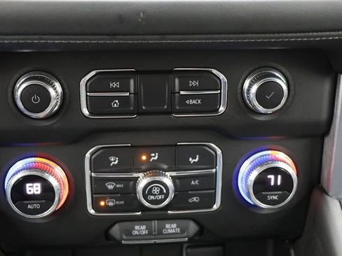 Used 2022 GMC Yukon SLE w/ Gmc Pro Safety Plus Package image 23