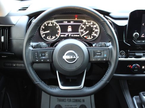 Certified 2022 Nissan Pathfinder SV image 25