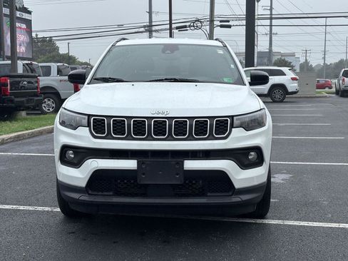 Used 2024 Jeep Compass Latitude AWD/4WD image 13