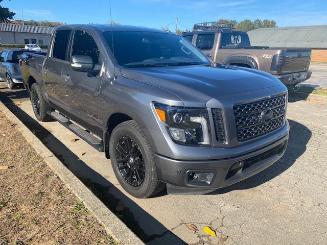 Used 2018 Nissan Titan SV w/ SV Convenience Package RWD image 1