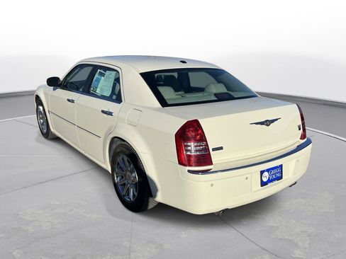 Used 2006 Chrysler 300 C w/ Protection Group II image 3