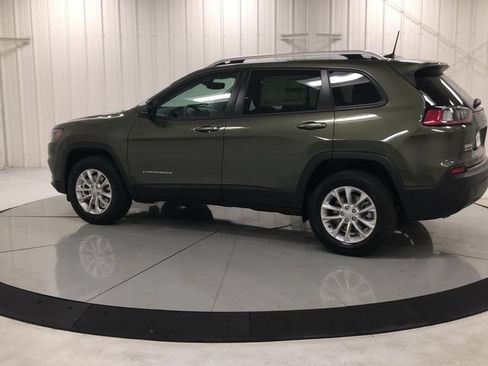 Used 2021 Jeep Cherokee Latitude AWD/4WD image 6