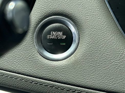 Certified 2025 Cadillac XT5 Luxury FWD image 27