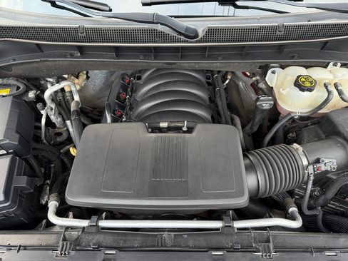 Used 2021 Chevrolet Tahoe Z71 w/ Z71 Signature Package image 31