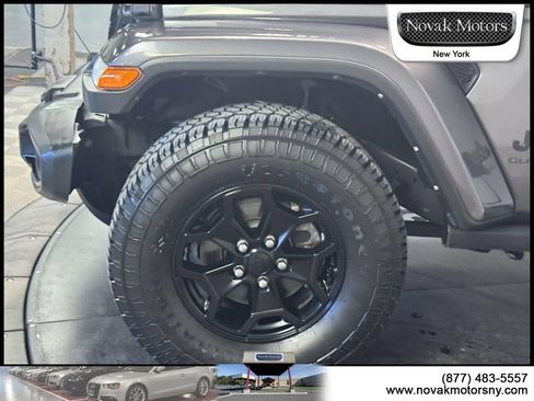 Used 2021 Jeep Gladiator Sport AWD/4WD image 6
