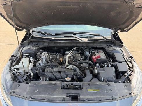 Used 2024 Nissan Altima 2.5 S FWD image 32