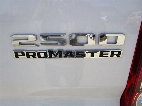 Used 2025 RAM ProMaster 2500 w/ Convenience Group image 40