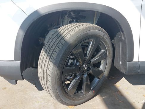 New 2025 Honda Pilot Sport image 32