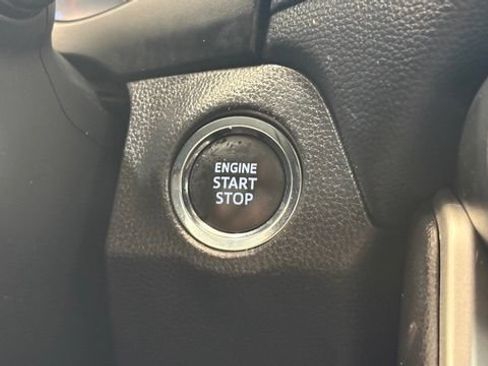 Used 2025 Toyota RAV4 XLE FWD image 37