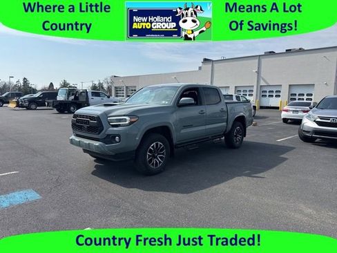 Used 2023 Toyota Tacoma TRD Sport w/ Technology Package image 1