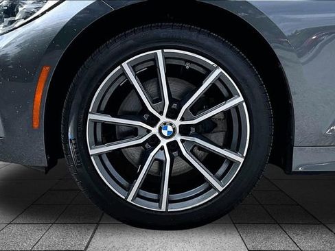 Used 2020 BMW 330i xDrive Sedan w/ Premium Package AWD/4WD image 37