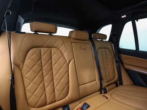 Certified 2023 BMW X5 xDrive40i w/ Executive Package image 28