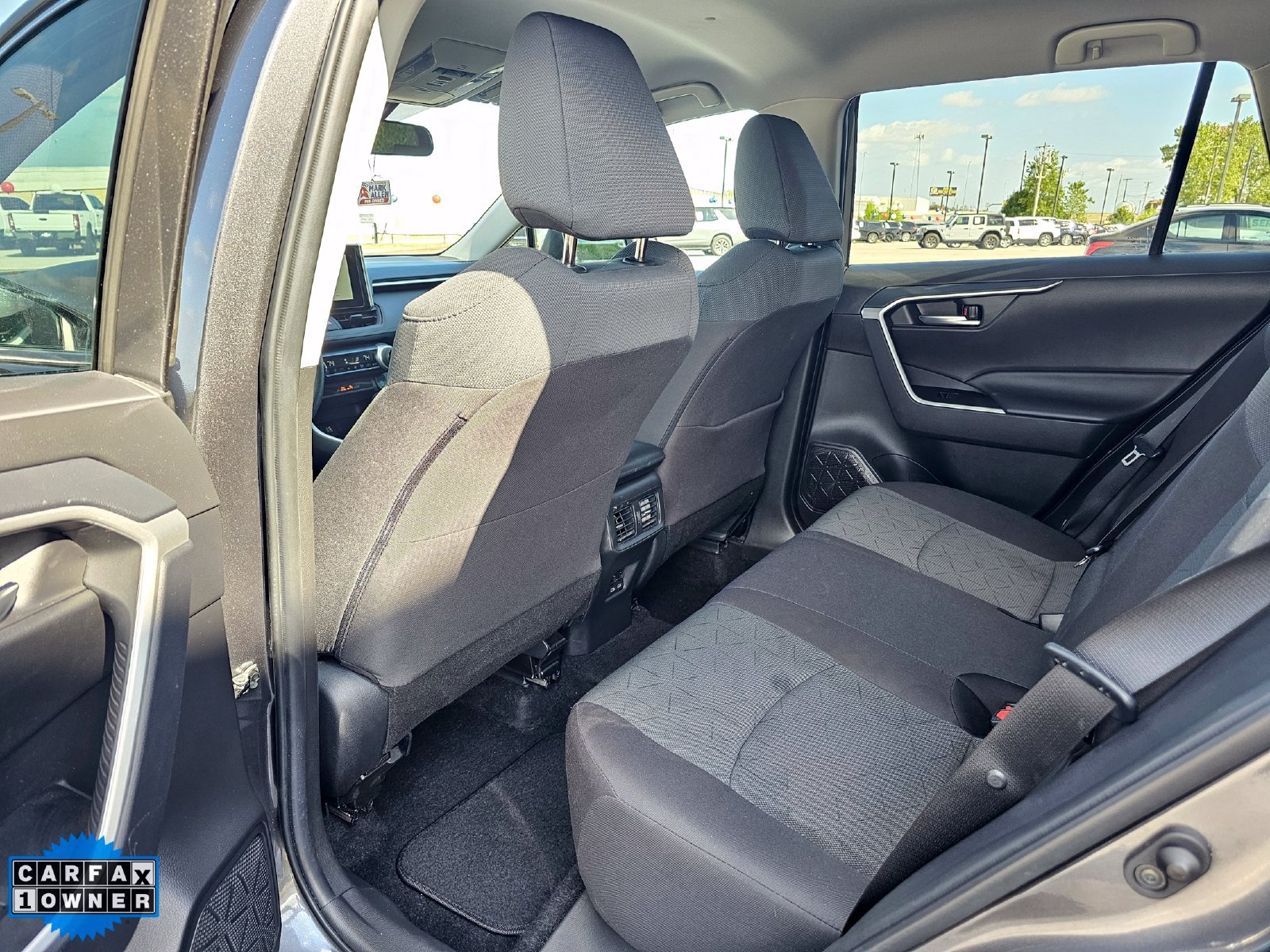 Used 2025 Toyota RAV4 XLE AWD/4WD image 30