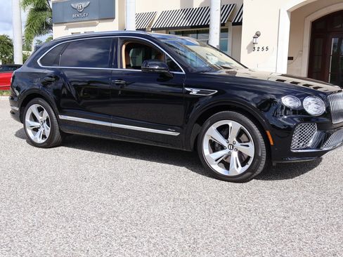 Certified 2024 Bentley Bentayga Extended Wheelbase AWD/4WD image 11