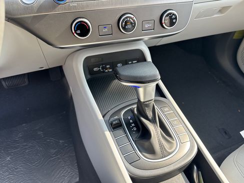 Certified 2026 Hyundai Kona SE FWD image 30