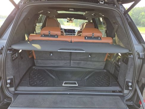 Used 2025 BMW X7 M60i AWD/4WD image 24