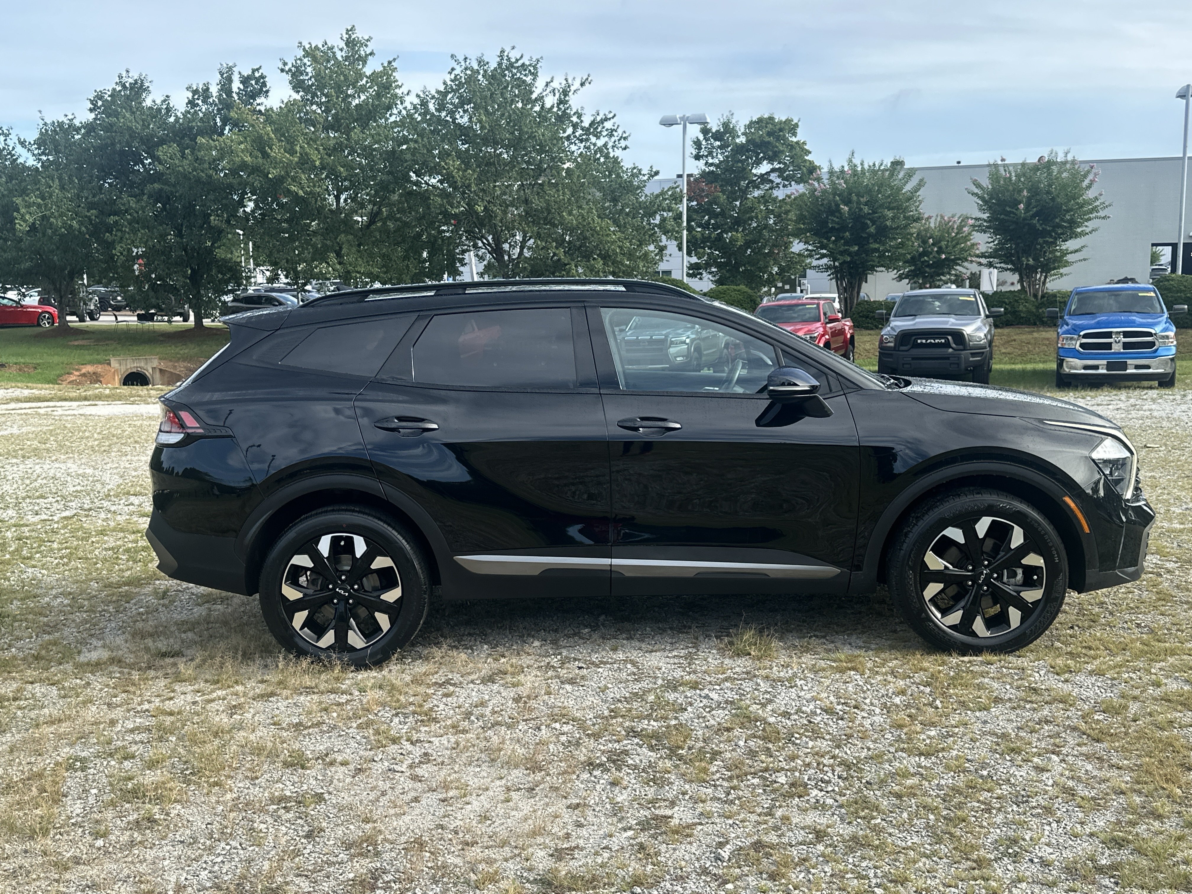 Used 2023 Kia Sportage X-Line w/ X-Line Premium Package AWD/4WD image 4