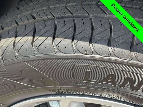 Used 2023 Jeep Renegade Latitude AWD/4WD image 31