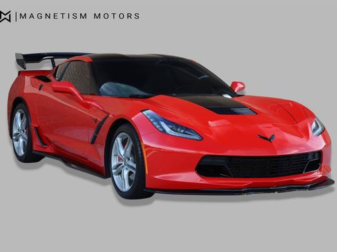Used 2019 Chevrolet Corvette Stingray Coupe w/ 1LT RWD image 6