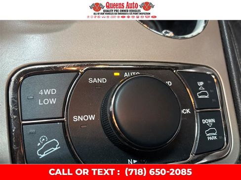 Used 2015 Jeep Grand Cherokee Overland image 48