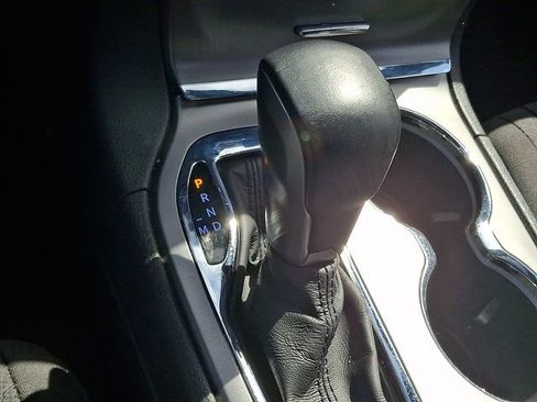 Used 2019 Jeep Grand Cherokee Laredo AWD/4WD image 15