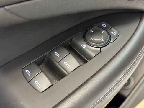 Used 2019 Buick LaCrosse Essence image 9