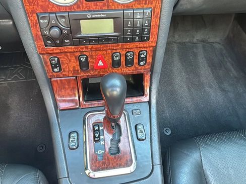 Used 2001 Mercedes-Benz SLK 320 image 34