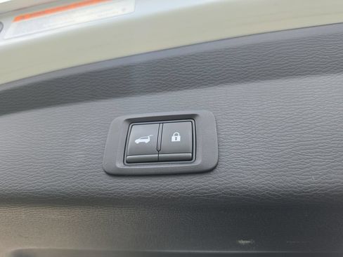 Used 2024 Mitsubishi Outlander SE Black Edition FWD image 8