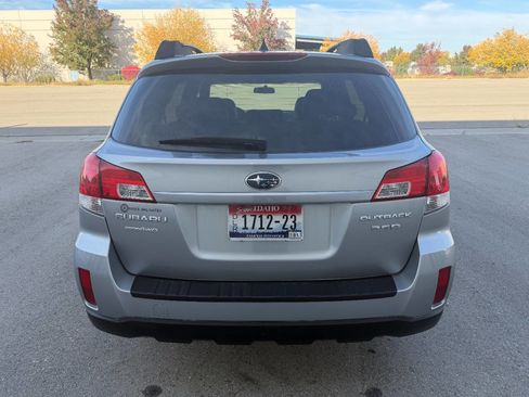 Used 2011 Subaru Outback 3.6R Limited image 9