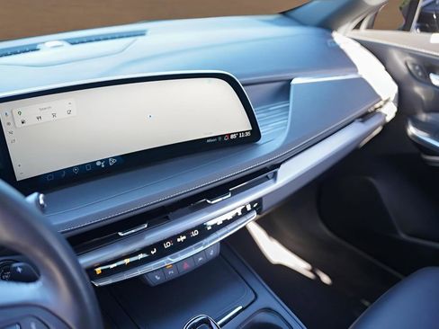 Used 2024 Cadillac XT4 Premium Luxury w/ Cold Weather Package image 11