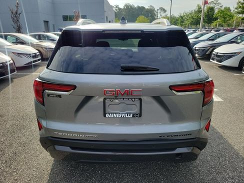 Used 2025 GMC Terrain Elevation w/ Elevation Premium Package AWD/4WD image 8