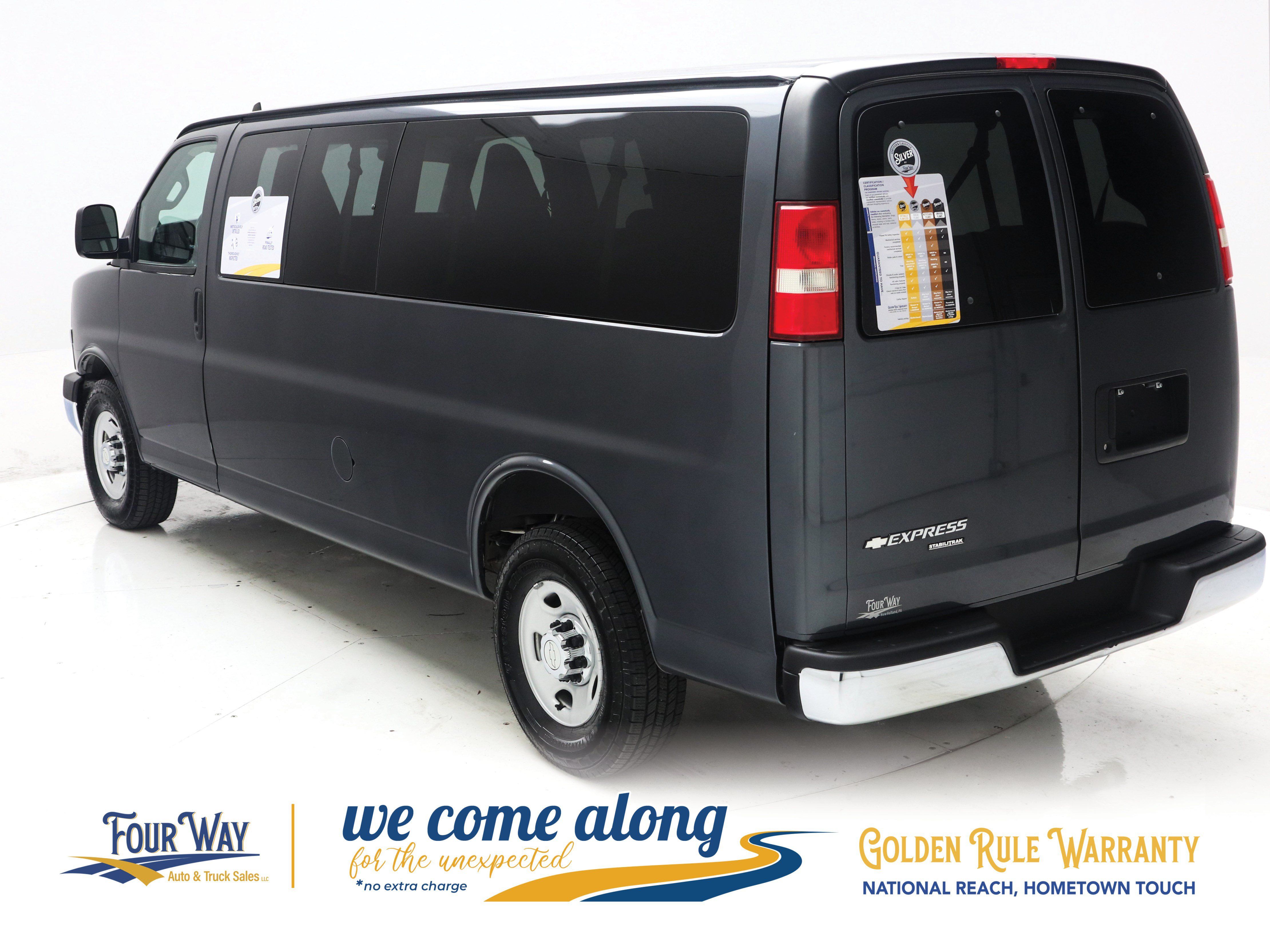 Used 2016 Chevrolet Express 3500 LT w/ LT Preferred Equipment Group RWD image 6