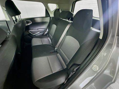 Used 2025 Kia Soul LX w/ LX Technology Package FWD image 25
