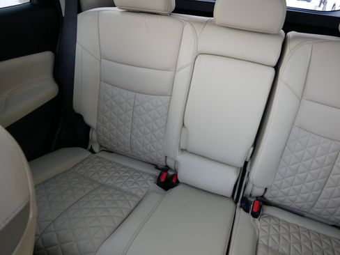 Used 2024 Nissan Murano Platinum w/ Cargo Package image 12