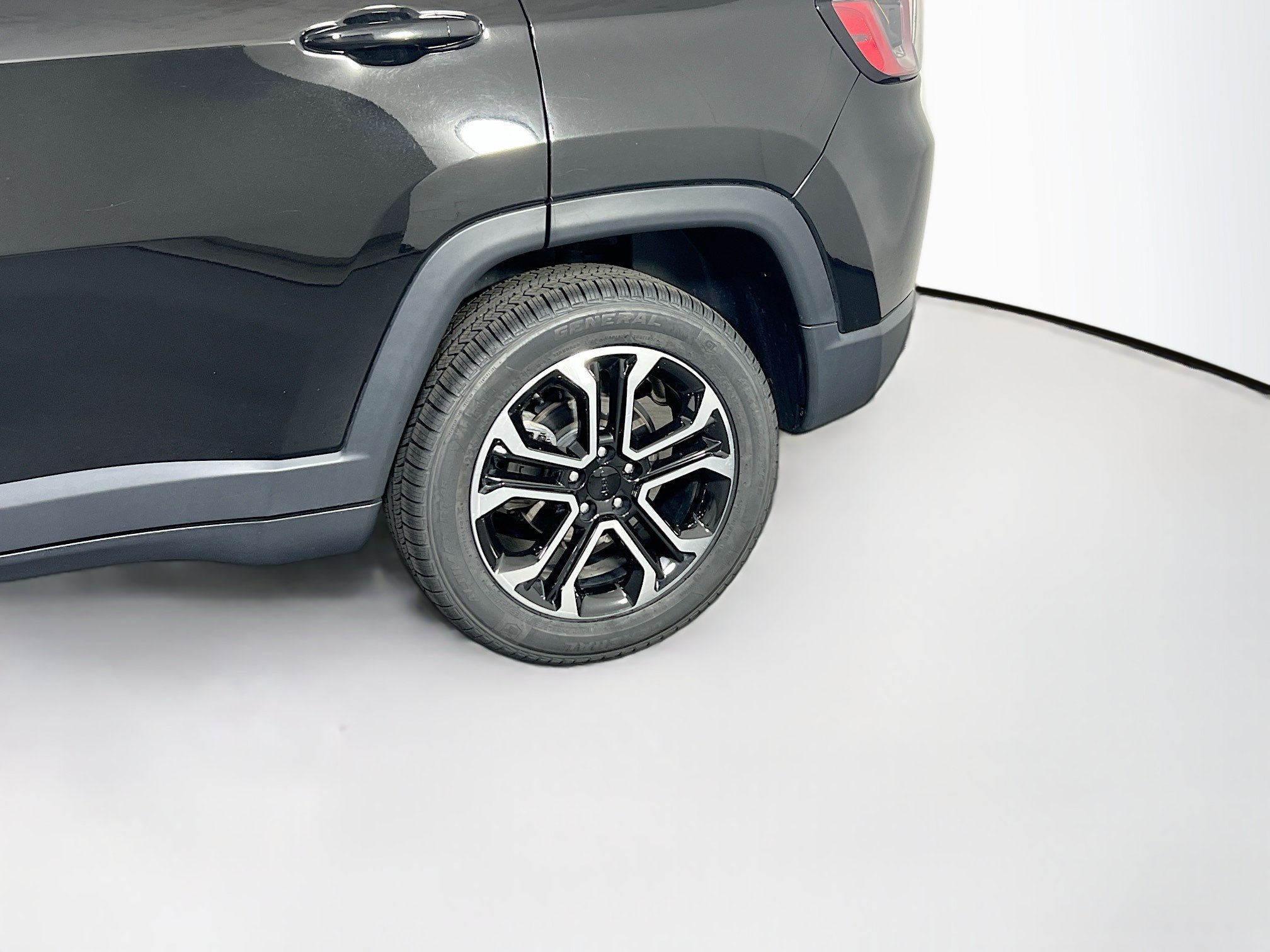 Used 2022 Jeep Compass Limited AWD/4WD image 28