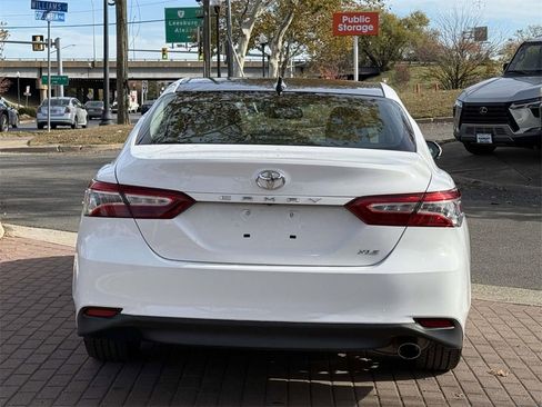 Used 2019 Toyota Camry XLE image 5