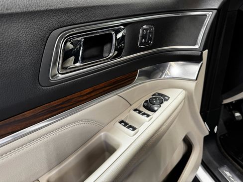 Used 2018 Ford Explorer Limited w/ Equipment Group 301A image 42