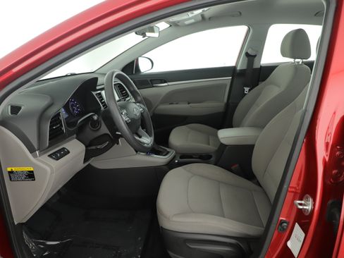 Used 2019 Hyundai Elantra SEL image 9
